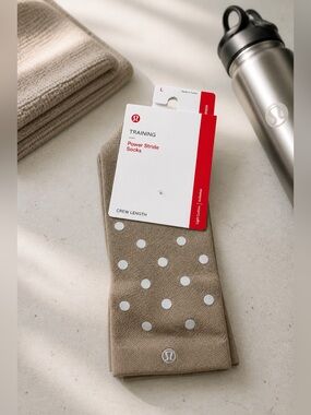NWT Lululemon Power Stride Crew Socks Tan with Reflective Dots - Size Large